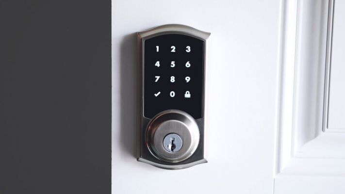 Reviewing Pros and Cons of Keyless Entry System